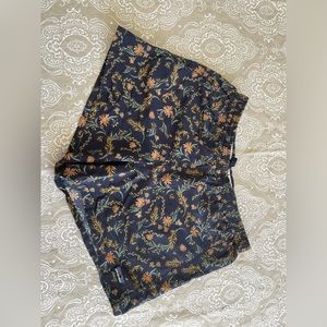 Patagonia Baggies 5 inch, women’s size medium